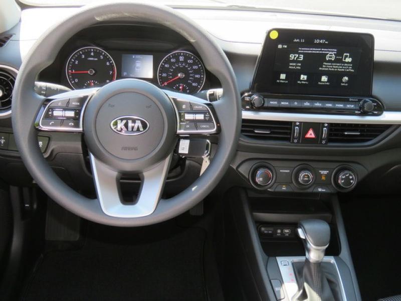New 2020 Kia Forte LXS