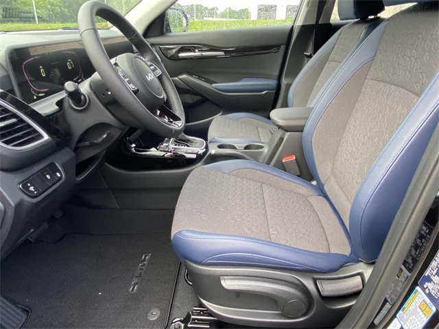 New 2025 Fusion Black Kia S image 12