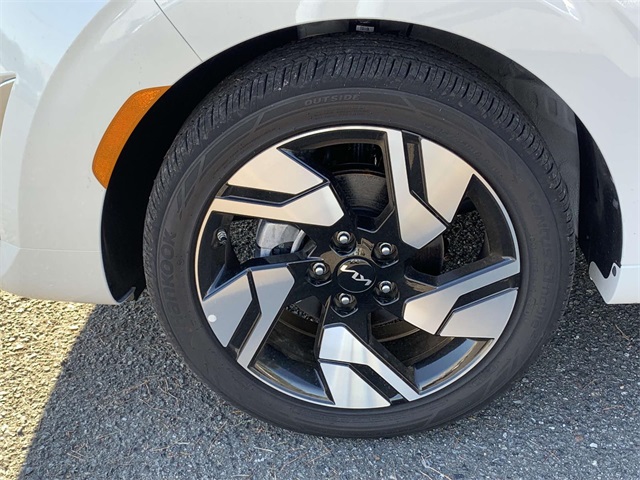 New 2025 White Kia GT-Line image 8