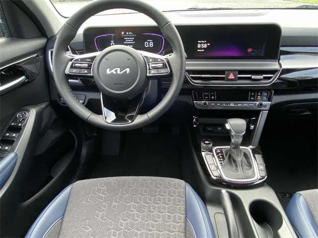 New 2025 Fusion Black Kia S image 9