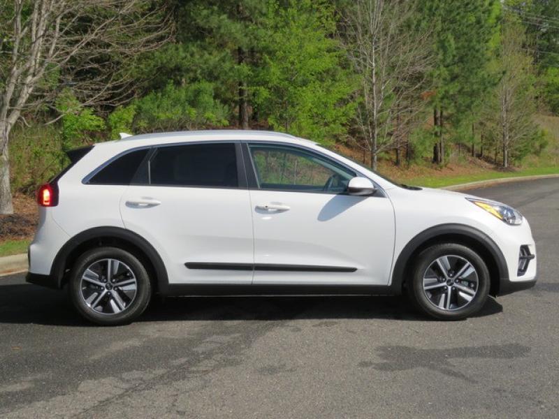 New 2020 Kia Niro LXS