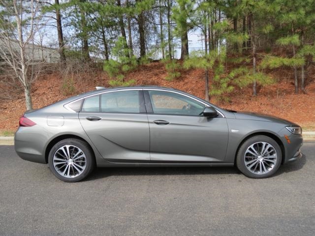 Pre-Owned 2018 Buick Regal Essence